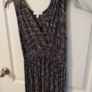 Spense sleeveless, floor-length black and white summer dress. Size Small.